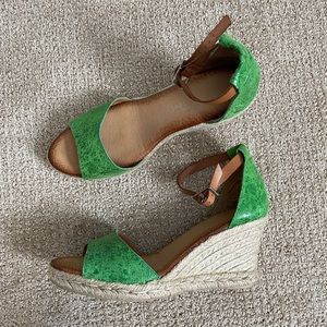 Eric Michael green espadrille wedges size 8.5/39